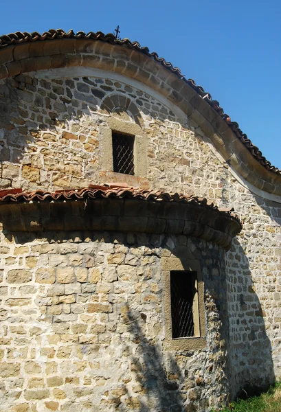 Vecchia chiesa ortodossa piccola pietra — Foto Stock