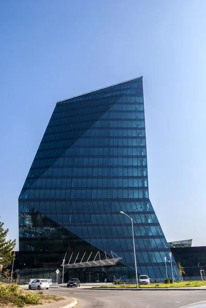 Edifício de escritórios vista geral — Fotografia de Stock