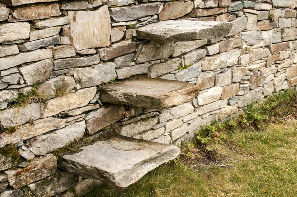 Gradini di pietra in pietra — Foto Stock