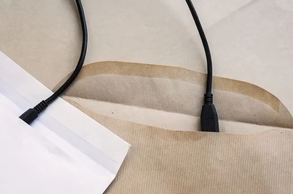 Kablo ile bağlı zarflar — Stok fotoğraf