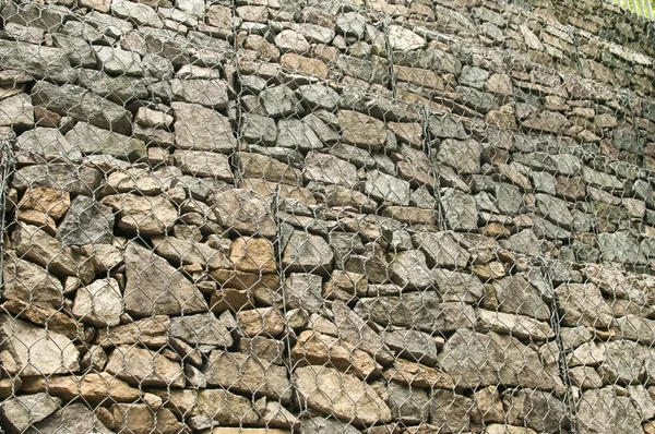 Gabionové koše naplněné kameny — Stock fotografie