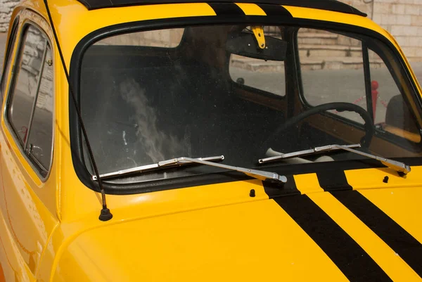 Part Small Yellow Vintage Car Closeup — Stock Photo, Image