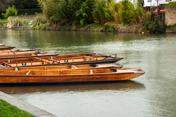 Punt Platt Botten Flod Träbåtar Floden Cam Vatten Cambridge — Stockfoto