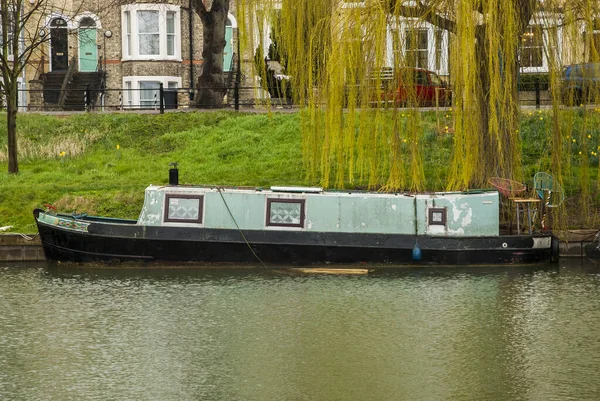 Kanalschmales Hausboot Auf Dem Englischen Kanalfluss — Stockfoto