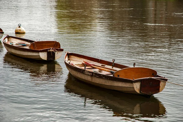 Punt Flat Bottom River Ξύλινα Σκάφη Στον Ποταμό Τάμεση Νερά — Φωτογραφία Αρχείου