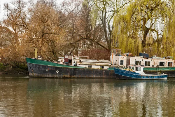 Вузькі Хатні Човни Англійському Каналі — стокове фото