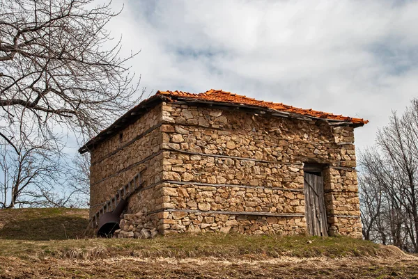 絵のように美しい古い石の農村の納屋の閉鎖 — ストック写真