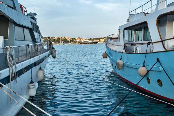 Space Two Yachts Mediterranean Port Closeup — Foto Stock