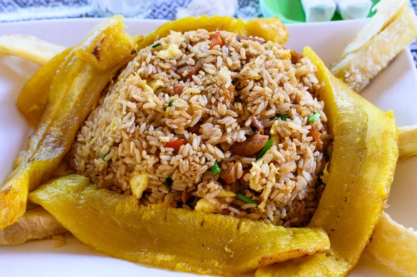 Peruvian food from the Amazon, chaufa with beef jerky and smoked chorizo. — Stock Photo, Image