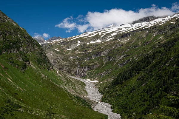 Řeka Ledovec Rakouských Alpách Grossvenediger Letní Modré Obloze — Stock fotografie