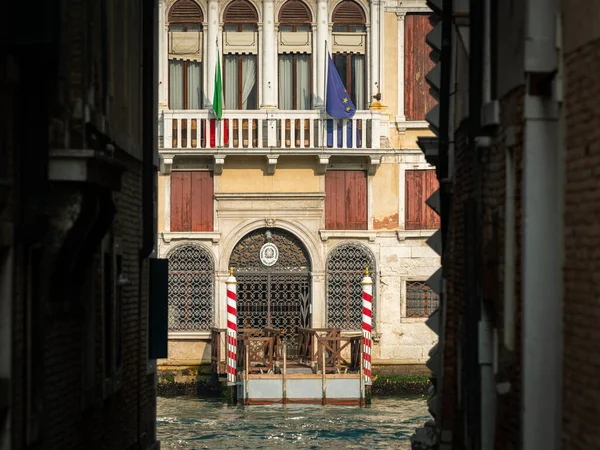 Benátky Itálie Října 2021 Starý Palác Canale Grande Benátkách Slunečný — Stock fotografie