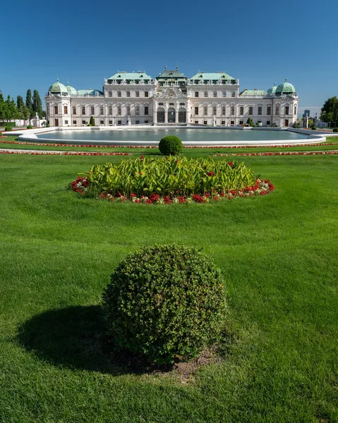 Oberes Belvedere Wien Österreich Einem Sonnigen Sommertag Blauer Himmel Barockgarten — Stockfoto