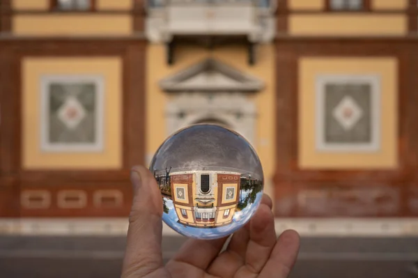 Hand Houden Glazen Bol Voor Oud Huis Venetië Italië Zonnige — Stockfoto