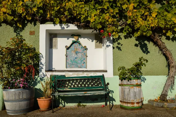 Weinbau Einem Haus Weißenkirchen Wachau Österreich Einem Sonnigen Herbsttag Bank — Stockfoto