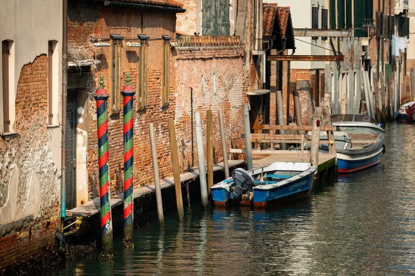 Venice Italy October 2021 Canal Boats Venice Italy Winter —  Fotos de Stock