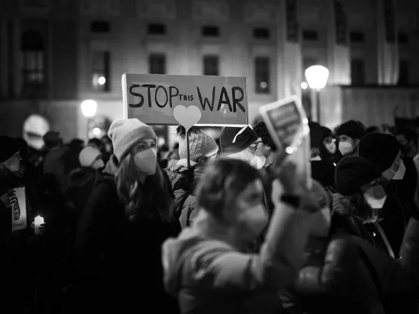 Vienna Austria February 2022 People Demonstrating War Ukraine Heldenplatz Night — Stock Photo, Image