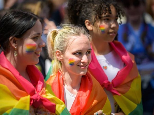 Wiedeń Austria Czerwca 2022 Ludzie Wiedeńskiej Pride Wiener Ringstrasse Dziewczyna — Zdjęcie stockowe