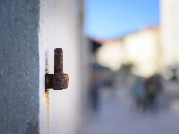 Rusty Door Hinge Stone Wall Outdoors — Stok fotoğraf