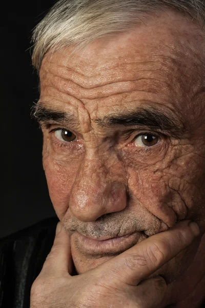 Retrato de homem idoso — Fotografia de Stock