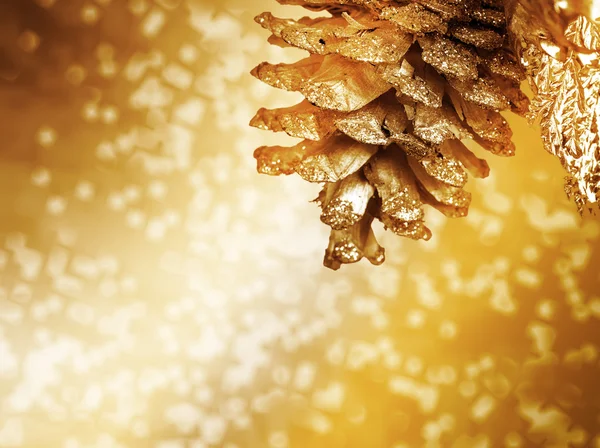 Boże Narodzenie tło z złoty gałka — Zdjęcie stockowe