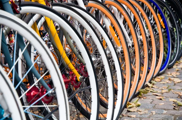 Bicicletas en la ciudad de Copenhague, Dinamarca — Foto de Stock