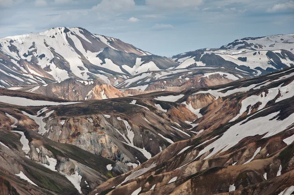 Веселка горами Ісландії — стокове фото
