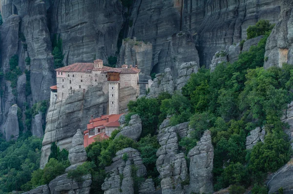 Kloosters van meteora vallei in zonsopgang — Stockfoto