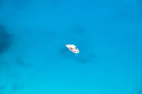 Yacht seen from above — Stock Photo, Image