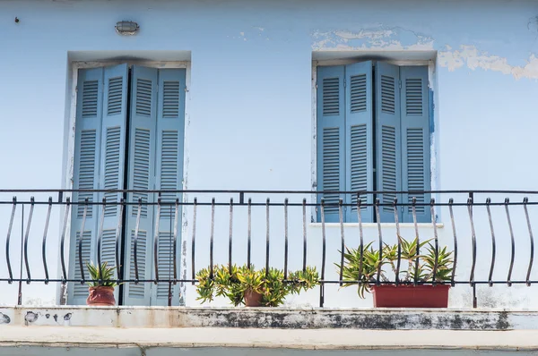 Typisch mediterraner Balkon — Stockfoto