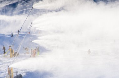 taze kar üfleme snowmakers