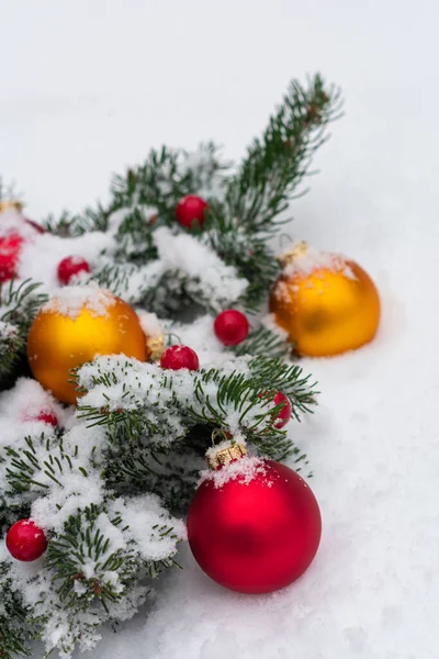 Vertical Top View Photo Coniferous Branches Decorated Toys Christmas Tree — Stockfoto