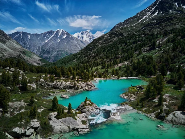 Montanha lago, Rússia Sibéria Ocidental, Altai montanhas, Katun cume . — Fotografia de Stock