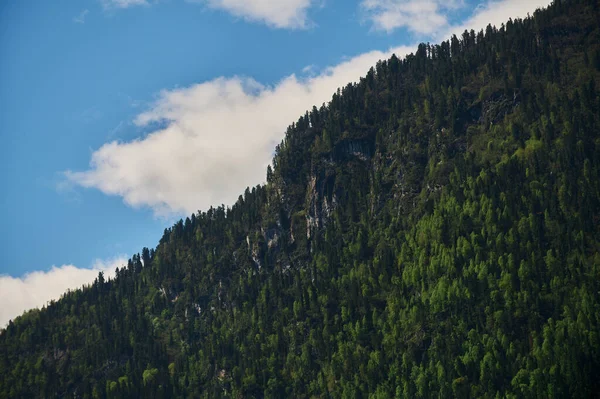 Avadhara Abkhazia summer time landscape mountain village. — Fotografia de Stock