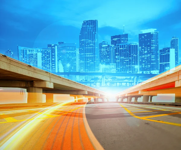 Abstract Illustration of an urban highway going to the modern city — Stock Photo, Image