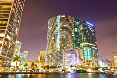 Şehir miami florida renkli gece şehir panoraması