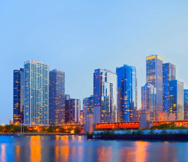 Stadt Chicago USA, bunte Sonnenuntergang Panorama Skyline der Innenstadt — Stockfoto