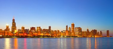 chicago kenti ABD, renkli günbatımı panorama şehir manzarası