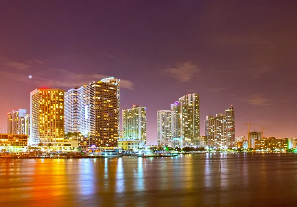 Miami florida Geschäfts- und Wohngebäude bei Sonnenuntergang — Stockfoto