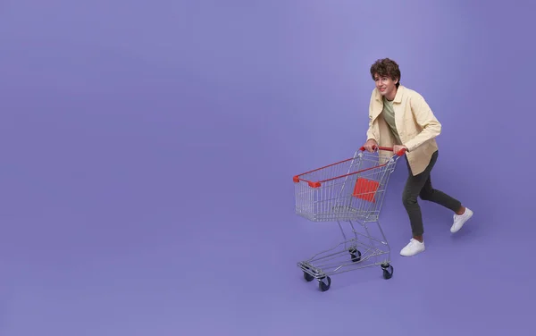 Happy Man Shopper Holding Shopping Cart Rushing Next Shop Store — Foto de Stock