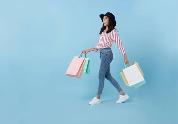 Joyeux Heureux Adolescent Asiatique Femme Appréciant Shopping Elle Porte Des — Photo