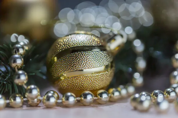 Bola Navidad Oro Decoraciones Cerca — Foto de Stock