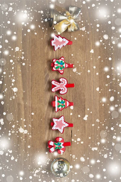 Різдвяні Іграшки Різдвяний Дзвінок Дерев Яному Фоні Поштова Листівка Веселого — стокове фото