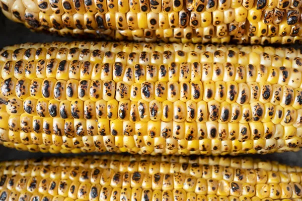 Grilled Corn Close Concrete Background Traditional American Holiday Food — Foto de Stock
