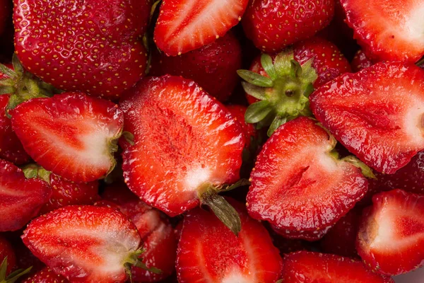 Frisch Geschnittene Erdbeeren Für Marmeladen Oder Kuchenfüllung Nahaufnahme Draufsicht — Stockfoto