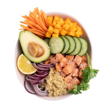 Kinoa, somon, avokado ve diğer sağlıklı ürünlerle dürt. Beyazda izole edilmiş