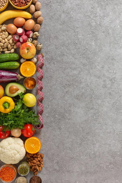Vegetarian Assortiment Van Groenten Fruit Noten Kruiden Een Platte Lay — Stockfoto