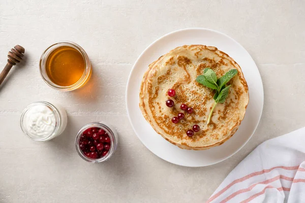 Stack Homemade Pancakes Served Honey Berries Top View — Stock Photo, Image