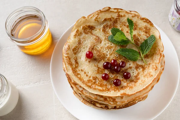 Stack Homemade Pancakes Served Honey Berries Top View — Stock Photo, Image