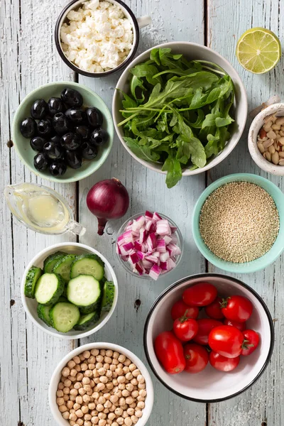 Een Set Producten Voor Vegetarisch Voedsel Verschillende Kommen Verse Groenten — Stockfoto
