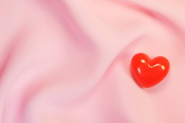 pembe kumaş kırmızı kalp